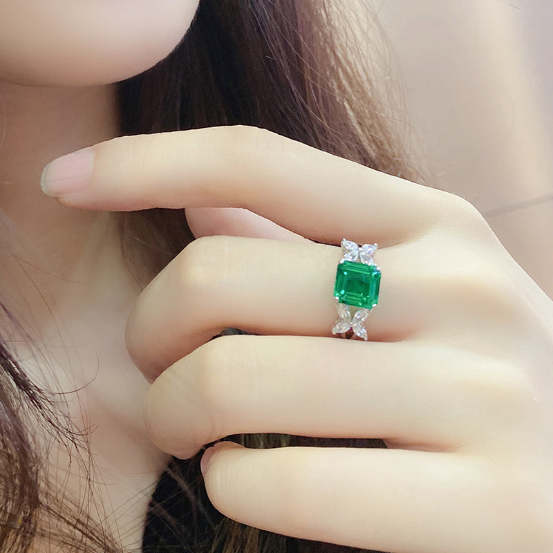 1.5 CTW Victorian Lab Grown Emerald S925 Ring plated